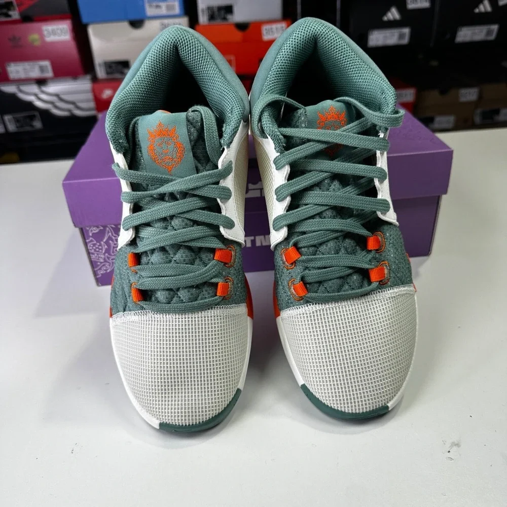 NIKE LEBRON WITNESS 8 VIII Sail/orange/orange FB2239-101 Men's Shoe Size 6.5 NEW